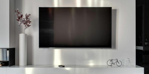 Samsung QLED vs OLED – battle for value in picture technology